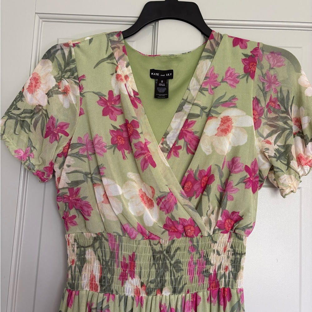 Kate and Lily Size 8 Floral Maxi Smocked Waist Dress in Green and Pink - Picture 3 of 7